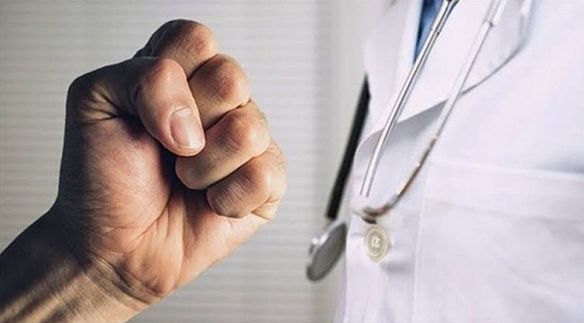Trabzon'da bir doktor randevusuz hasta tarafından saldırıya uğradı