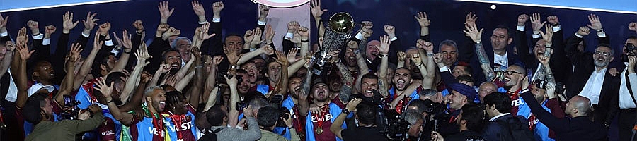 Trabzonspor şampiyonluk kupasını işte böyle kaldırdı