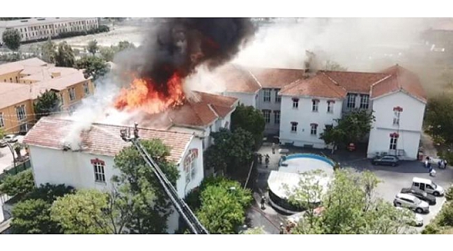 Tarihi Rum hastanesinde yangın çıktı